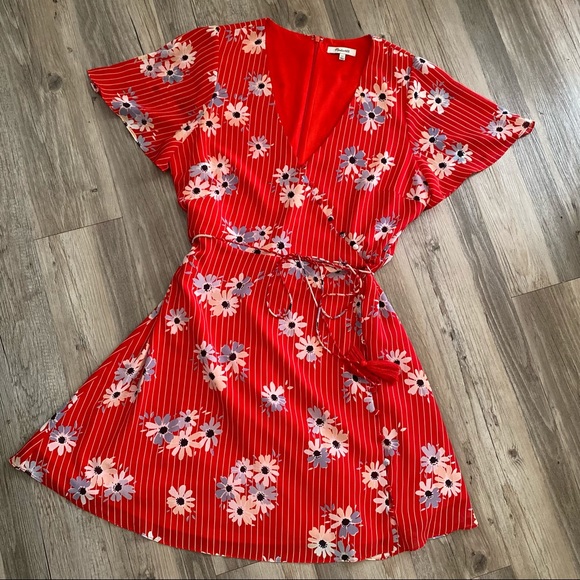 Madewell Dresses & Skirts - Madewell flutter sleeve wrap dress